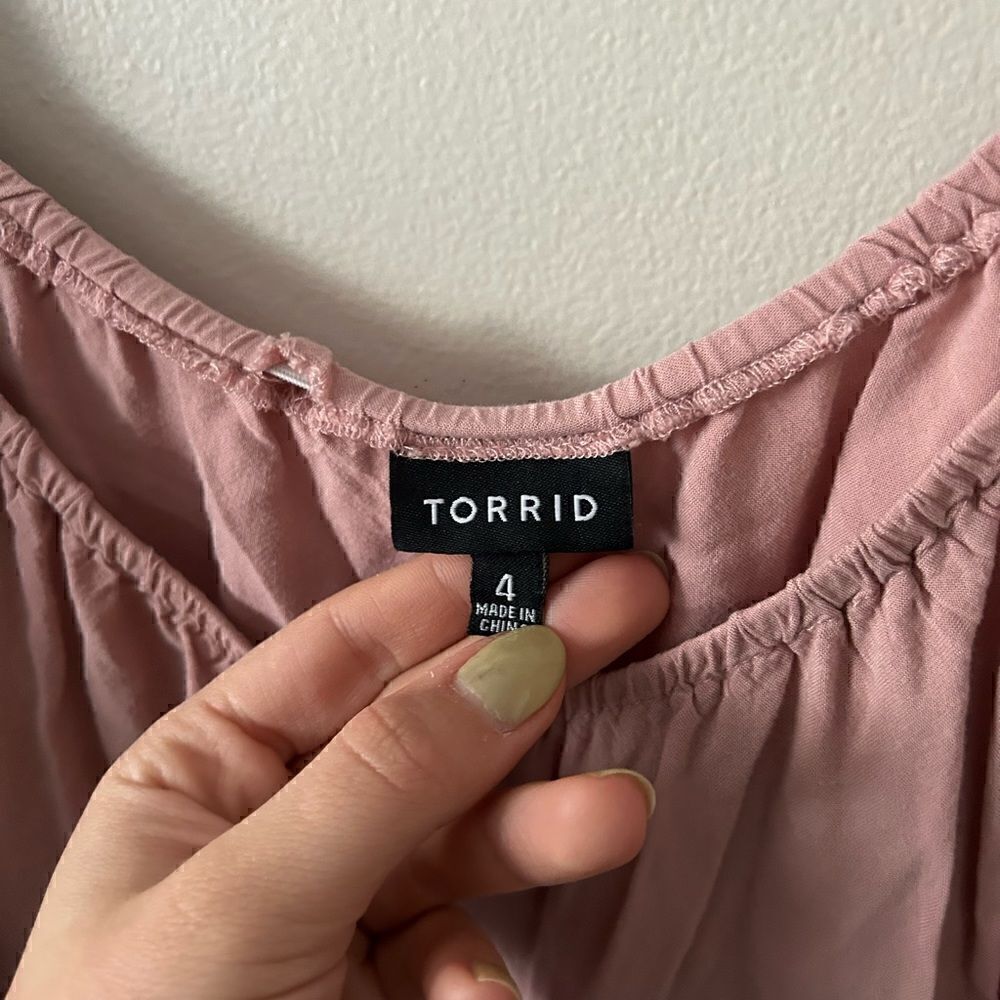 Torrid Challis Cold Shoulder Top 4X - Picture 4 of 6